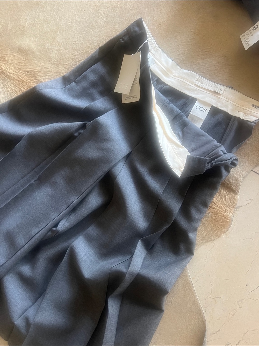 COS tailored set with folded a line skirt and a hooded jacket 6 - Picture 12 of 14